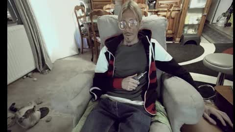 Snapshot of 00jeff31 chatting on November 2025 07:08:02 AM jeff online show from November 2025 07:08:02 AM