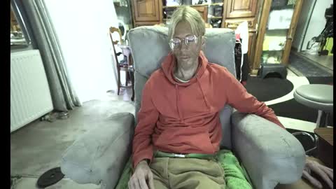 Snapshot of 00jeff31 chatting on December 2025 08:30:01 AM jeff online show from December 2025 08:30:01 AM