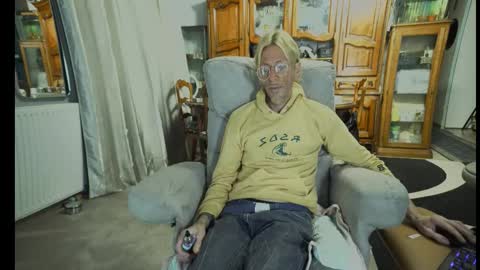 Snapshot of 00jeff31 chatting on December 2025 05:38:02 AM jeff online show from December 2025 05:38:02 AM