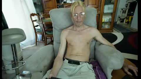Snapshot of 00jeff31 chatting on July 2026 11:49:02 AM jeff online show from July 2026 11:49:02 AM