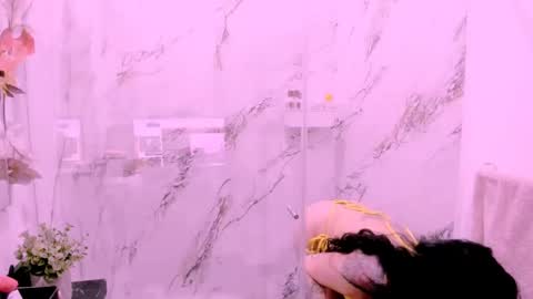 Valeria online show from November 2025 04:00:01 AM