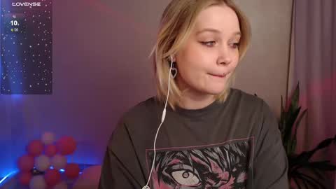 Snapshot of 0uralexa chatting on December 2024 09:38:01 PM Alexa online show from December 2024 09:38:01 PM