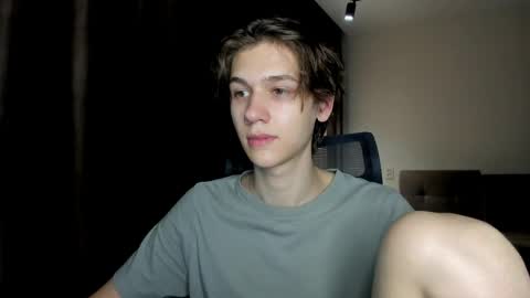 Snapshot of 0verlandd chatting on June 2026 05:49:02 PM Adam online show from June 2026 05:49:02 PM
