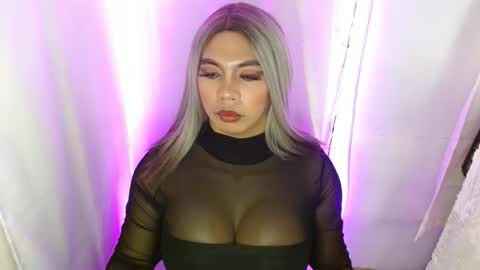 Snapshot of 11inchsinglecious chatting on January 2025 04:44:01 PM HUGECOCK online show from January 2025 04:44:01 PM