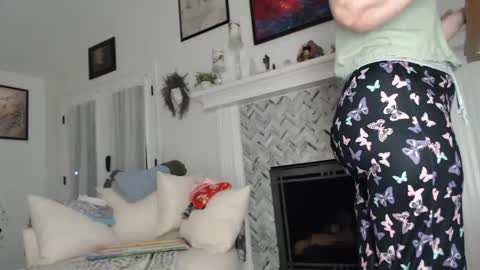 Snapshot of 11willowandjohn11 chatting on October 2025 12:11:01 PM Aurora Willows online show from October 2025 12:11:01 PM