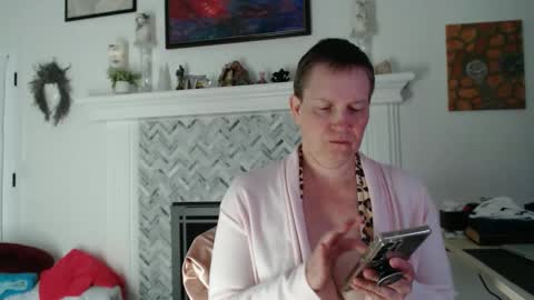 Aurora Willows online show from April 2026 02:33:02 AM