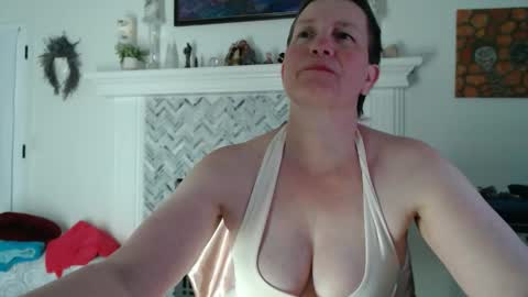 Aurora Willows online show from April 2026 01:55:01 AM