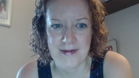 12ennie online show from October 2025 06:25:01 AM