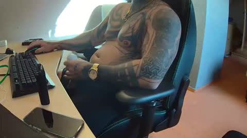 19andre90 online show from September 2025 04:40:02 PM