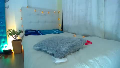 Snapshot of 19vanee chatting on February 2025 04:11:02 PM stef read my description online show from February 2025 04:11:02 PM