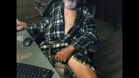 1handyanddee online show from June 2026 02:00:01 AM
