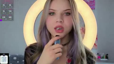 Mia online show from June 2026 08:24:02 AM