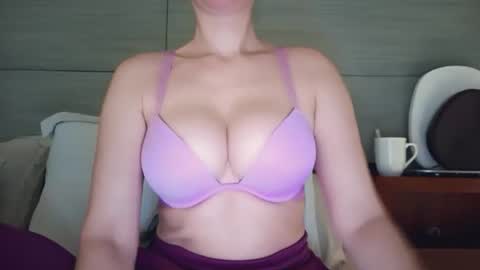 Snapshot of 1lovely1 chatting on January 2026 11:15:02 AM Onna online show from January 2026 11:15:02 AM