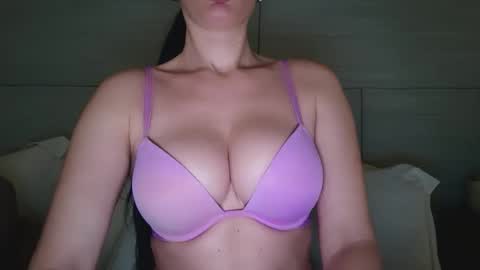 Snapshot of 1lovely1 chatting on January 2026 11:15:02 AM Onna online show from January 2026 11:15:02 AM