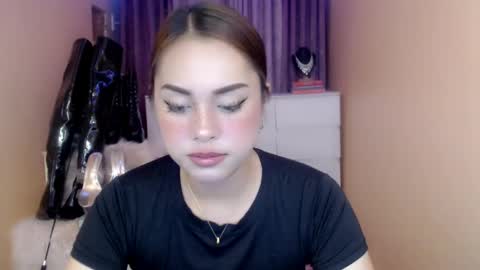 Snapshot of 1miracle_tranny chatting on May 2026 05:57:02 AM 1miracle_tranny online show from May 2026 05:57:02 AM