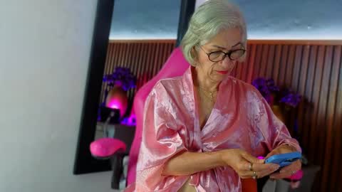 Miss Monserrate online show from April 2026 01:12:01 PM