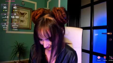 Snapshot of 1munique chatting on November 2025 01:10:02 PM Moona online show from November 2025 01:10:02 PM