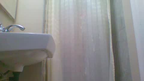 TheShyOne18 online show from December 2024 04:03:01 PM