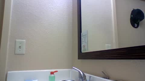 TheShyOne18 online show from February 2026 05:09:02 PM