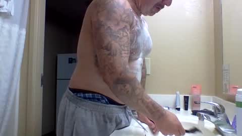 TheShyOne18 online show from April 2026 12:02:01 PM