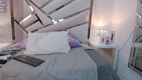 Snapshot of 1naughty_milf chatting on January 2025 02:50:01 PM Luisa online show from January 2025 02:50:01 PM