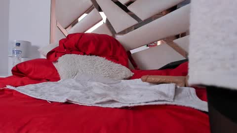 Snapshot of 1naughty_milf chatting on February 2025 01:03:02 PM Luisa online show from February 2025 01:03:02 PM