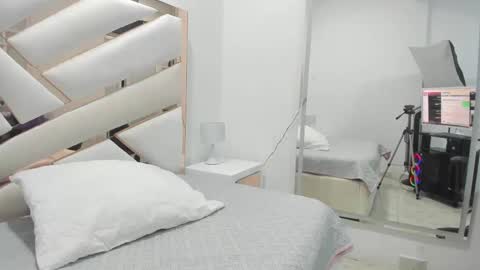 Snapshot of 1naughty_milf chatting on February 2025 10:30:02 AM Luisa online show from February 2025 10:30:02 AM