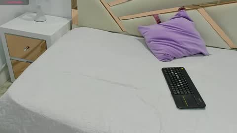 Snapshot of 1naughty_milf chatting on March 2025 08:13:01 AM Luisa online show from March 2025 08:13:01 AM