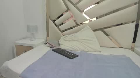 Snapshot of 1naughty_milf chatting on March 2025 11:18:02 AM Luisa online show from March 2025 11:18:02 AM