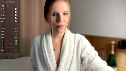 Snapshot of 1slavicdoll chatting on September 2025 01:05:02 AM VICTORIA online show from September 2025 01:05:02 AM