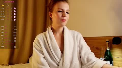 Snapshot of 1slavicdoll chatting on October 2025 01:02:02 AM VICTORIA online show from October 2025 01:02:02 AM