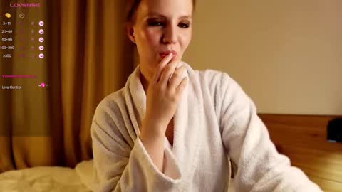 Snapshot of 1slavicdoll chatting on October 2025 12:54:01 AM VICTORIA online show from October 2025 12:54:01 AM