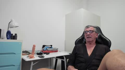 Henk online show from January 2025 04:17:01 PM