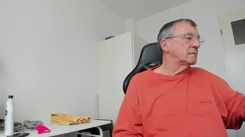 Henk online show from February 2025 12:18:02 PM