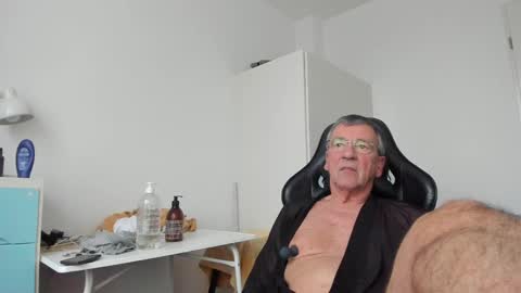 Henk online show from February 2025 04:36:02 PM
