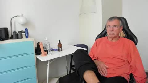 Henk online show from October 2025 01:31:01 PM