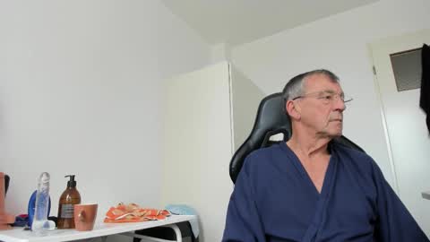 Henk online show from November 2025 11:33:02 AM