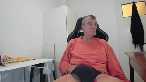 Henk online show from November 2025 05:23:01 PM