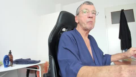 Henk online show from December 2025 10:43:01 AM