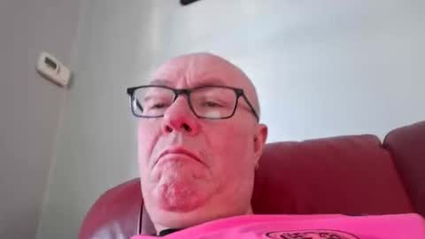 Snapshot of 211scudder chatting on November 2025 01:10:02 PM 211skoosh online show from November 2025 01:10:02 PM