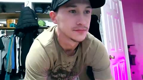 Snapshot of 21yearsy0ung9icheshung chatting on December 2024 12:45:02 AM AlecurClit online show from December 2024 12:45:02 AM