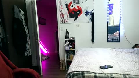 Snapshot of 21yearsy0ung9icheshung chatting on December 2024 05:37:02 AM AlecurClit online show from December 2024 05:37:02 AM