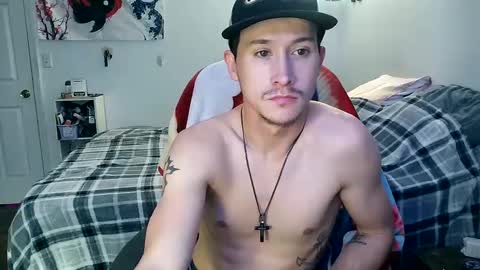 Snapshot of 21yearsy0ung9icheshung chatting on January 2025 07:31:01 AM AlecurClit online show from January 2025 07:31:01 AM