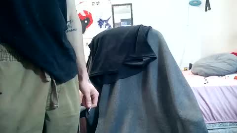 Snapshot of 21yearsy0ung9icheshung chatting on February 2025 10:49:02 PM AlecurClit online show from February 2025 10:49:02 PM