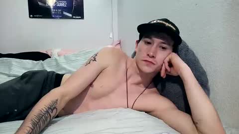 Snapshot of 21yearsy0ung9icheshung chatting on February 2025 01:02:01 AM AlecurClit online show from February 2025 01:02:01 AM