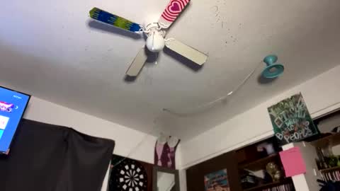 Snapshot of 21yearsy0ung9icheshung chatting on December 2025 12:16:01 AM AlecurClit online show from December 2025 12:16:01 AM