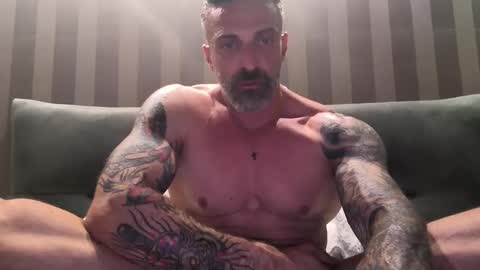 Nik online show from May 2026 04:07:02 AM