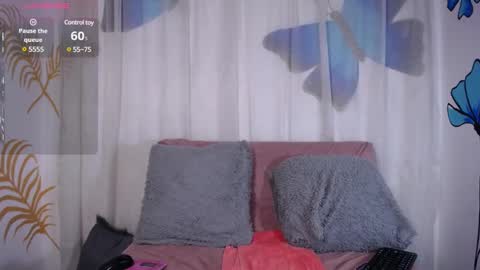 Snapshot of 22emma_ chatting on December 2024 01:53:02 AM EMMA online show from December 2024 01:53:02 AM