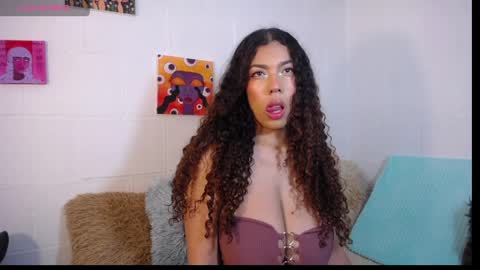 Snapshot of 22emma_ chatting on April 2026 01:36:02 AM EMMA online show from April 2026 01:36:02 AM