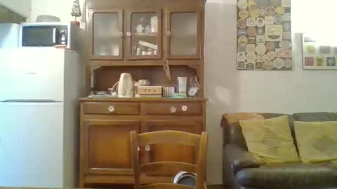 22esserre online show from September 2025 10:52:01 AM